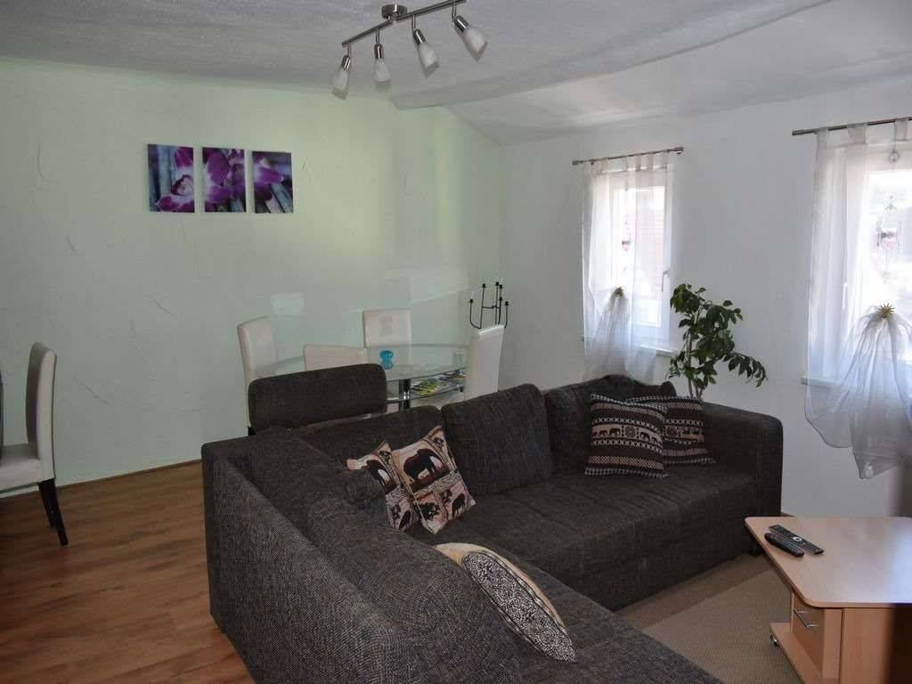 Hübsches Mehrfamilienhaus mit 3 Wohneinheiten in ruhiger Lage von Thal!, 99842 Ruhla