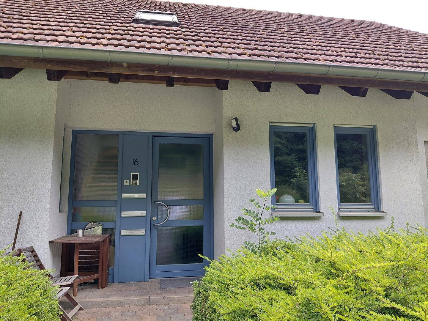 Helle 3-Zimmer-Dachgeschosswohnung mit Balkon und Fernblick in Merzig-Mondorf, 66663 Merzig