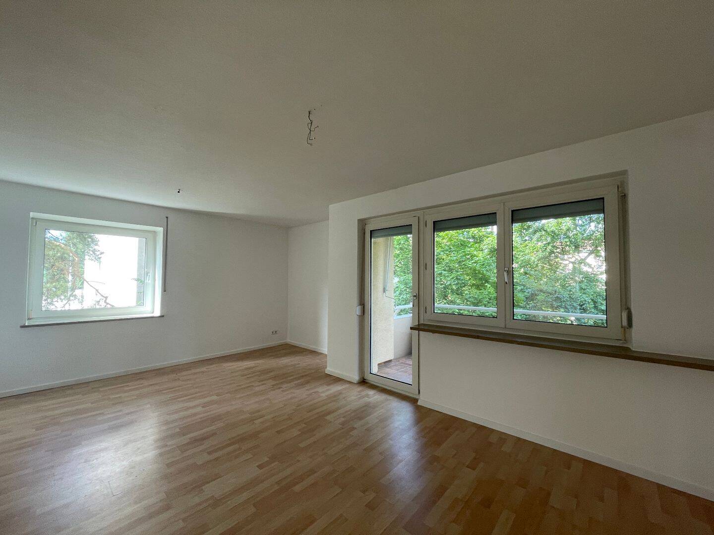 Ideal geschnittene 3 Zimmer-Wohnung mit Loggia, 91052 Erlangen (Anger Erlangen-Ost Erlangen-Süd Innenstadt)