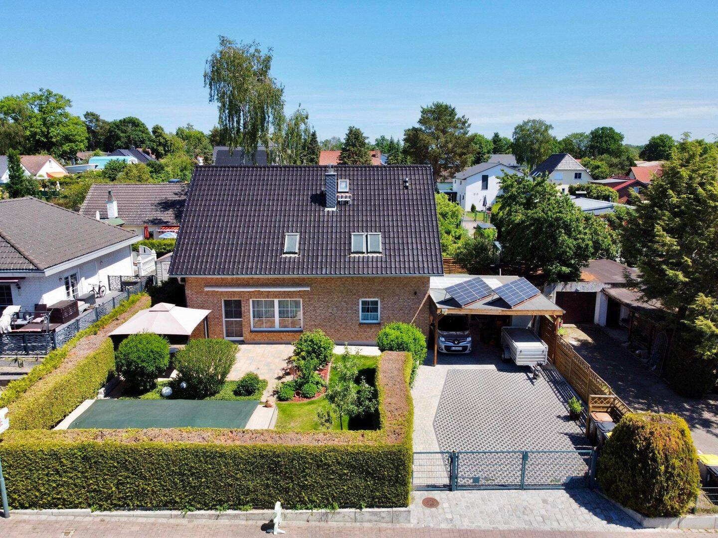 Ankommen und wohlfühlen: Sehr gepflegtes Einfamilienhaus mit Garten, Kamin, Carport und vielen Extras, 13469 Berlin (Reinickendorf)