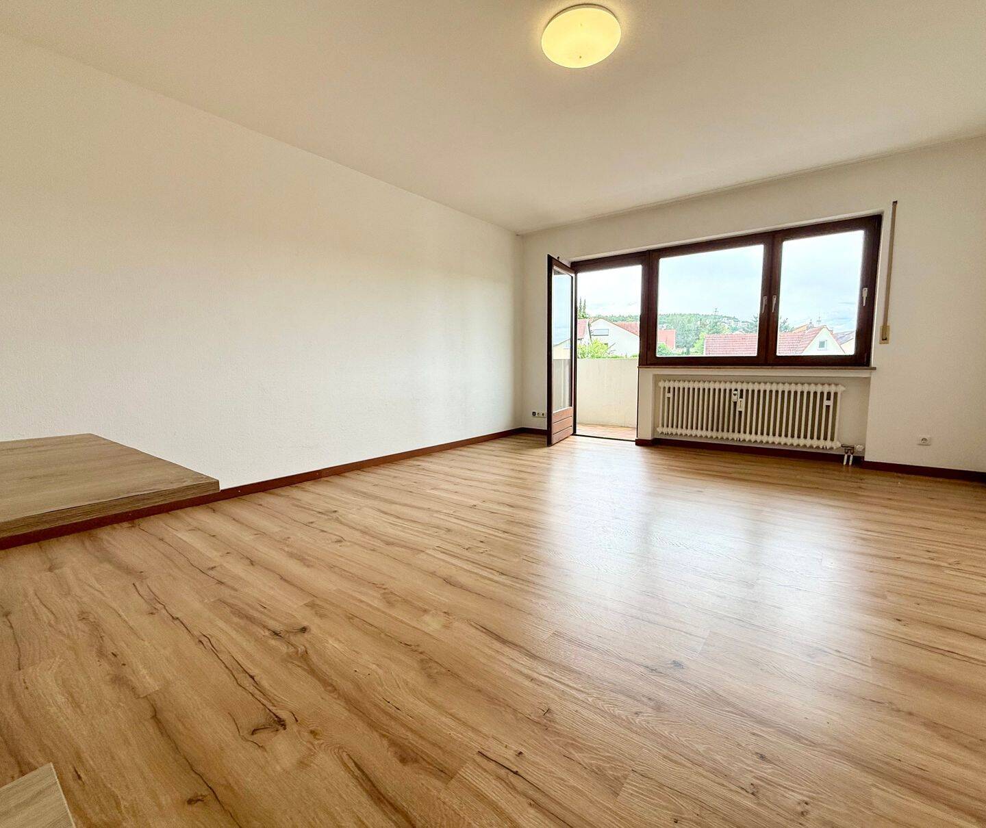 Kuschelige 1-Zimmerwohnung mit Balkon und EBK…!, 97209 Veitshöchheim