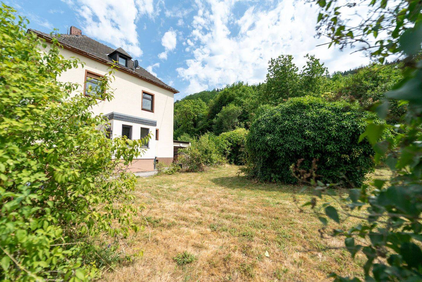 Haus auf großem Grundstück mit Bebauungspotential, 54331 Oberbillig