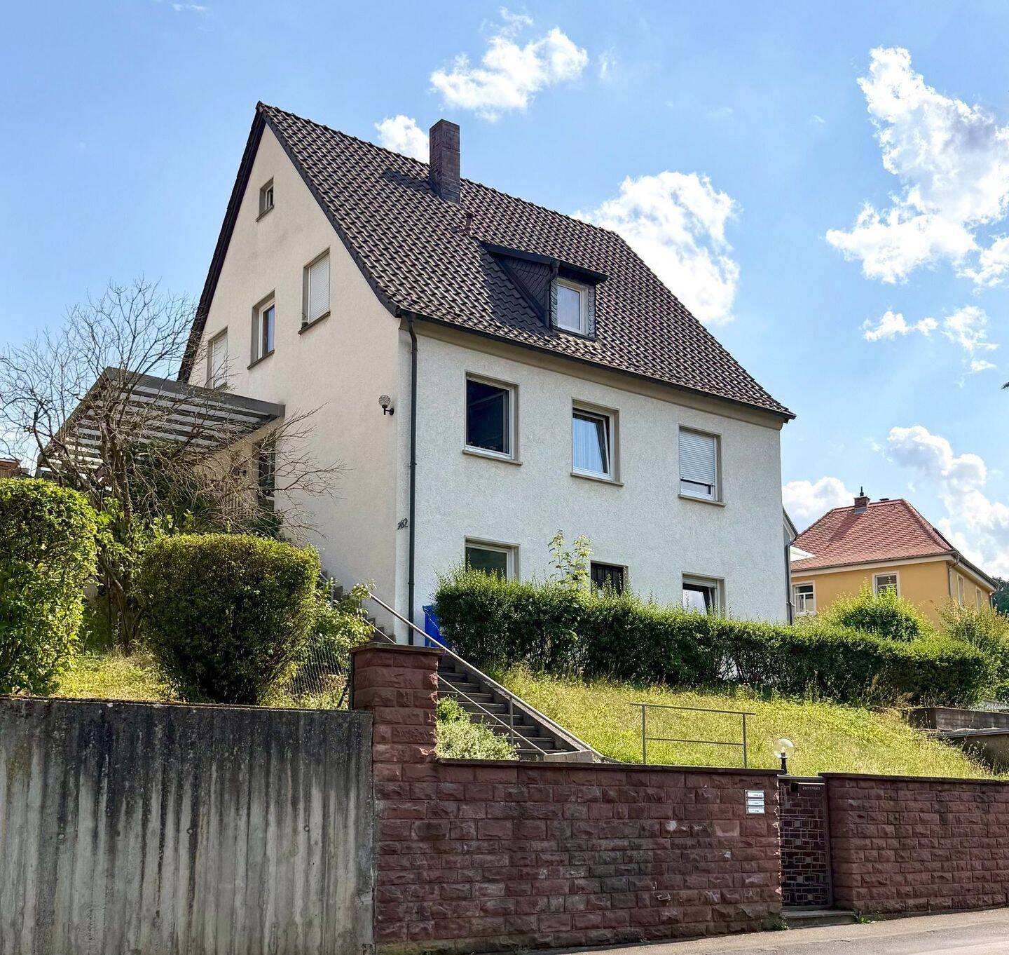 Idyllisch gelegenes Wohnhaus mit zwei separaten Wohnungen, Garten, Nebengebäude, 97080 Würzburg (Altstadt Dürrbachau Grombühl Oberdürrbach Unterdürrbach)