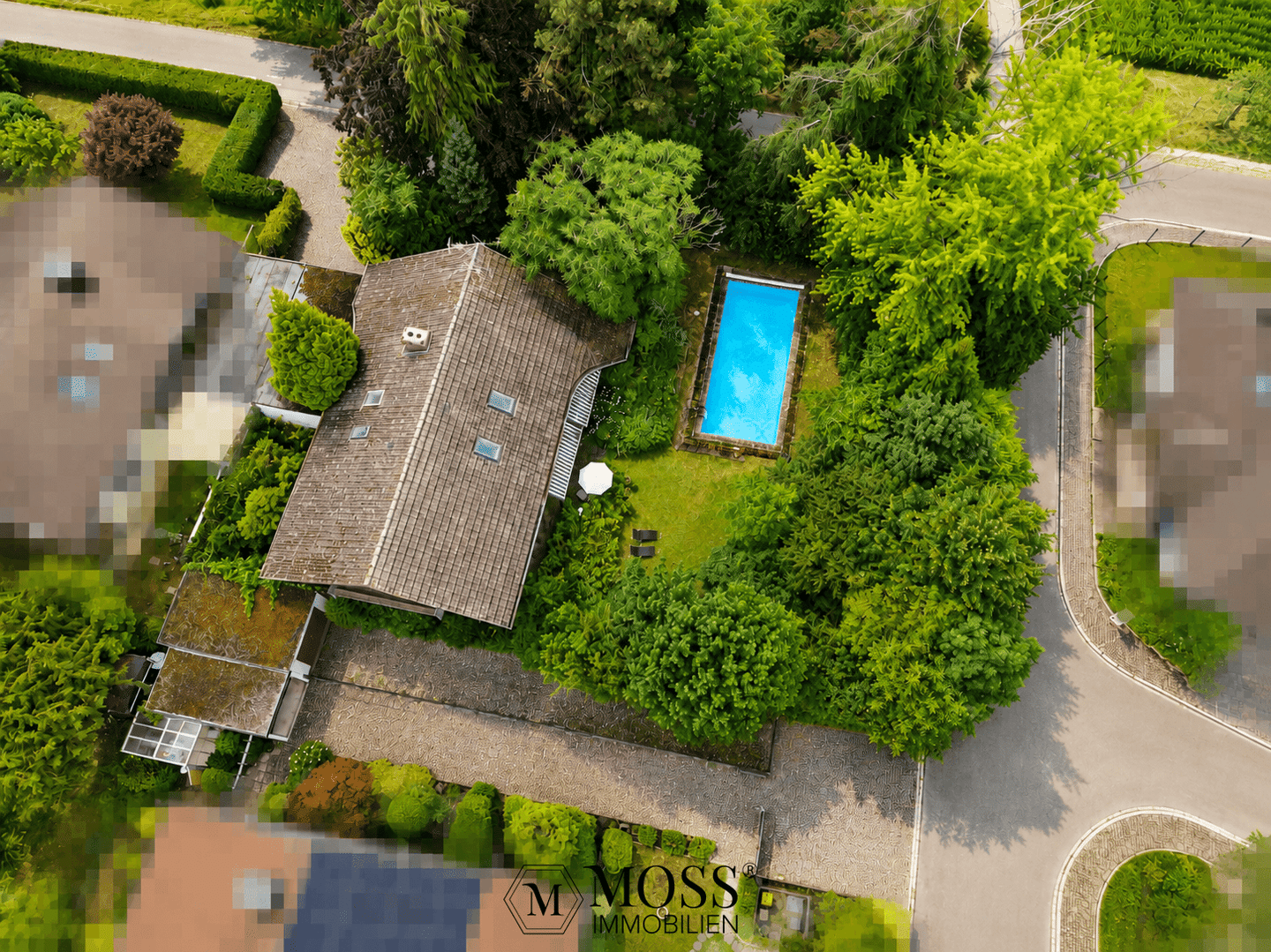 Großzügiges Architektenhaus mit Pool, Traumgarten und Feldblick in begehrter Lage von Bad Krozingen, 79189 Bad Krozingen
