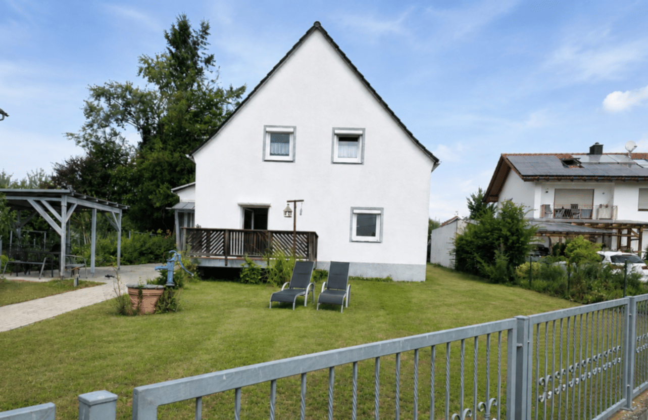 Großzügiges Einfamilienhaus mit Einliegerwohnung auf 945 m² Grundstück, provisionsfrei, 94447 Plattling
