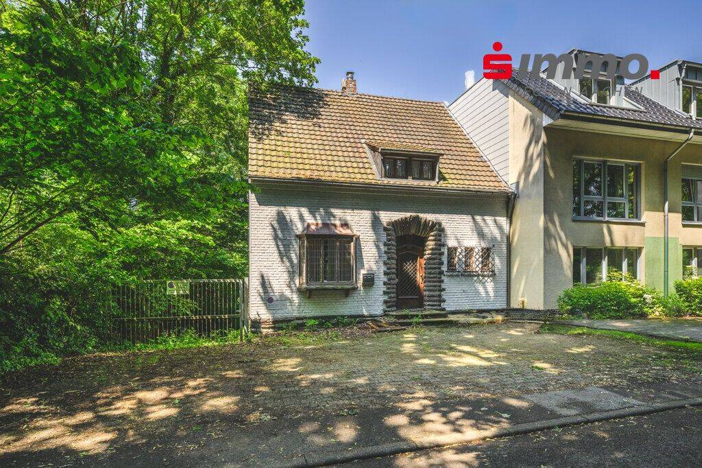 Traumgrundstück am Fuße des Aachener-Lousbergs mit sanierungsbedürftigem Einfamilienhaus, 52072 Aachen