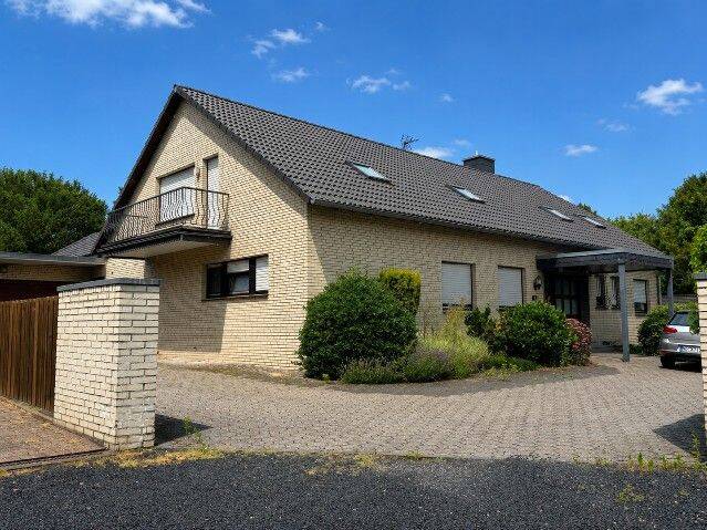 Großzügige Dachgeschosswohnung in Mönchengladbach-West, 41179 Mönchengladbach