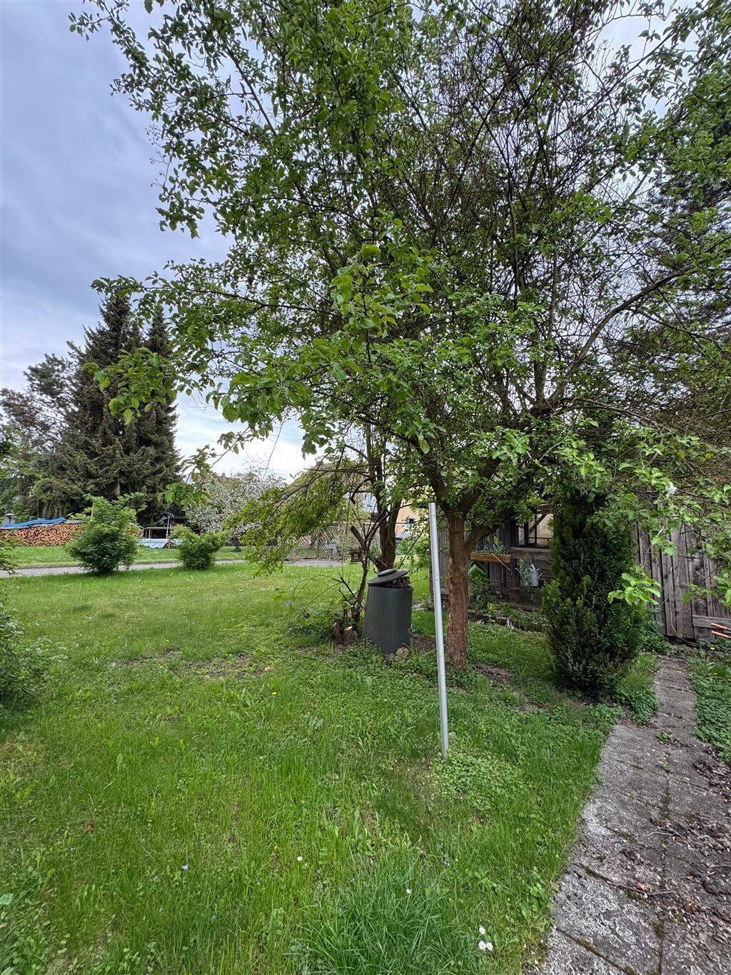 Weismain ** grossz. MFH in ruhiger Lage mit Doppelgarage und Garten, 96260 Weismain