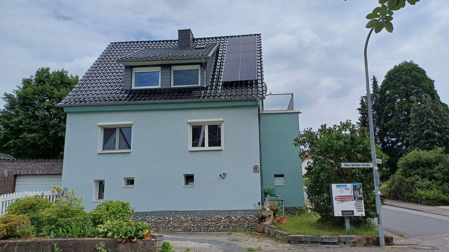 freistehendes Einfamilienhaus mit Doppelgarage Photovoltaikanlage neues Dach Aussendämmung Kabelanschluss, 34266 Niestetal