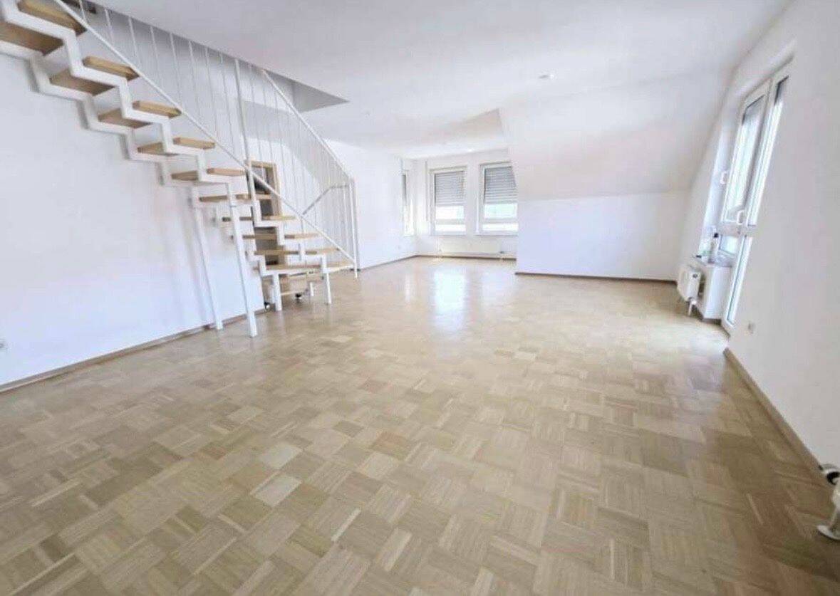 Schöne 2,5-Zimmer-Wohnung mit Balkon und EBK in Brackenheim, 74336 Brackenheim
