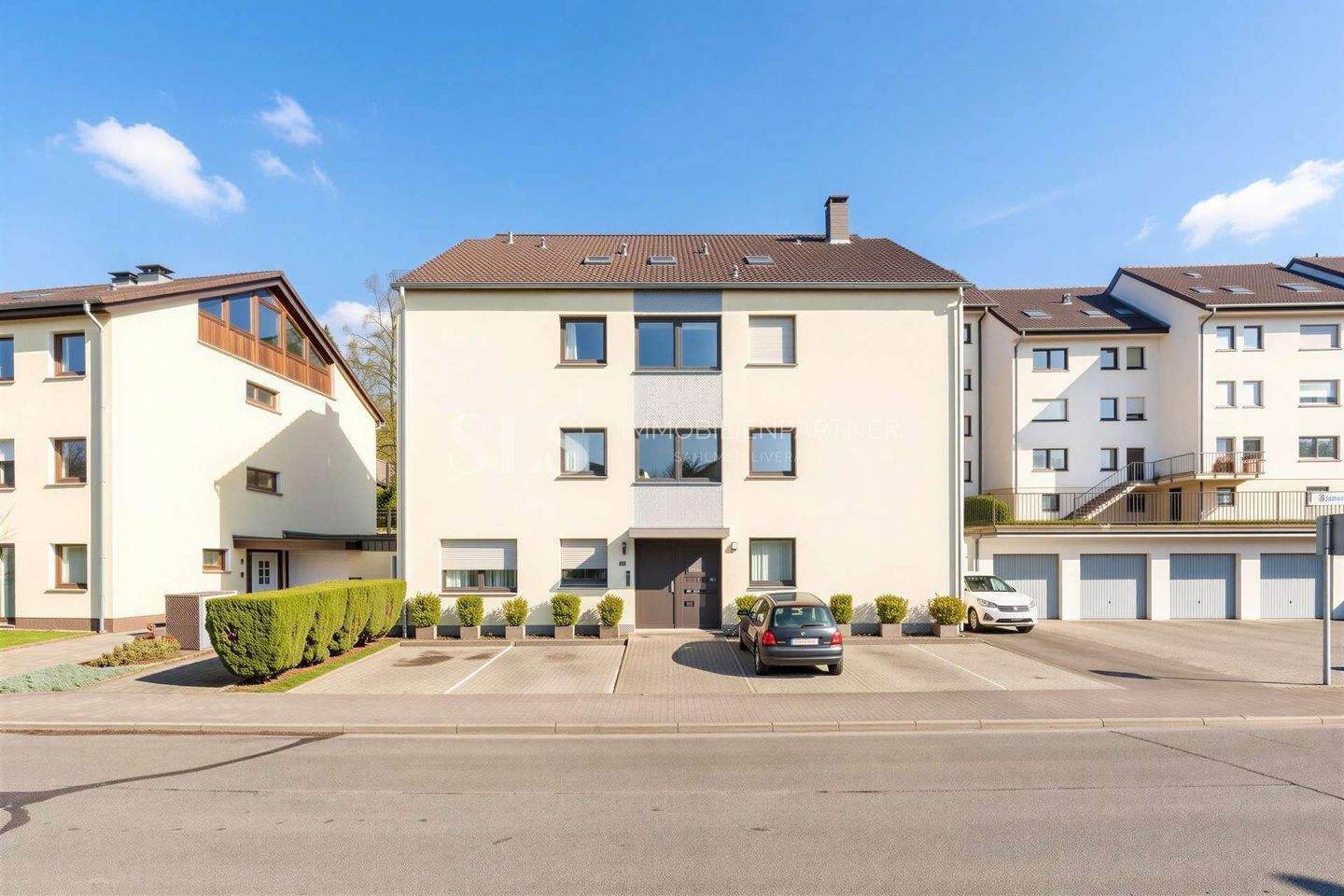 Lichtdurchflutete Eigentumswohnung mit großem Balkon und Stellplatz in kleiner Hausgemeinschaft, 58511 Lüdenscheid