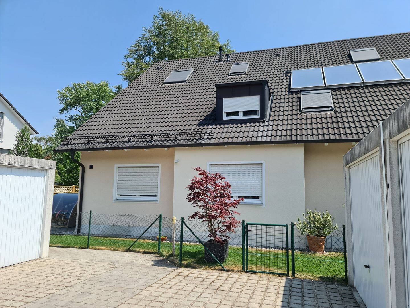Helle 4-Zimmer-Wohnung in kleiner Wohnanlage, 82194 Gröbenzell
