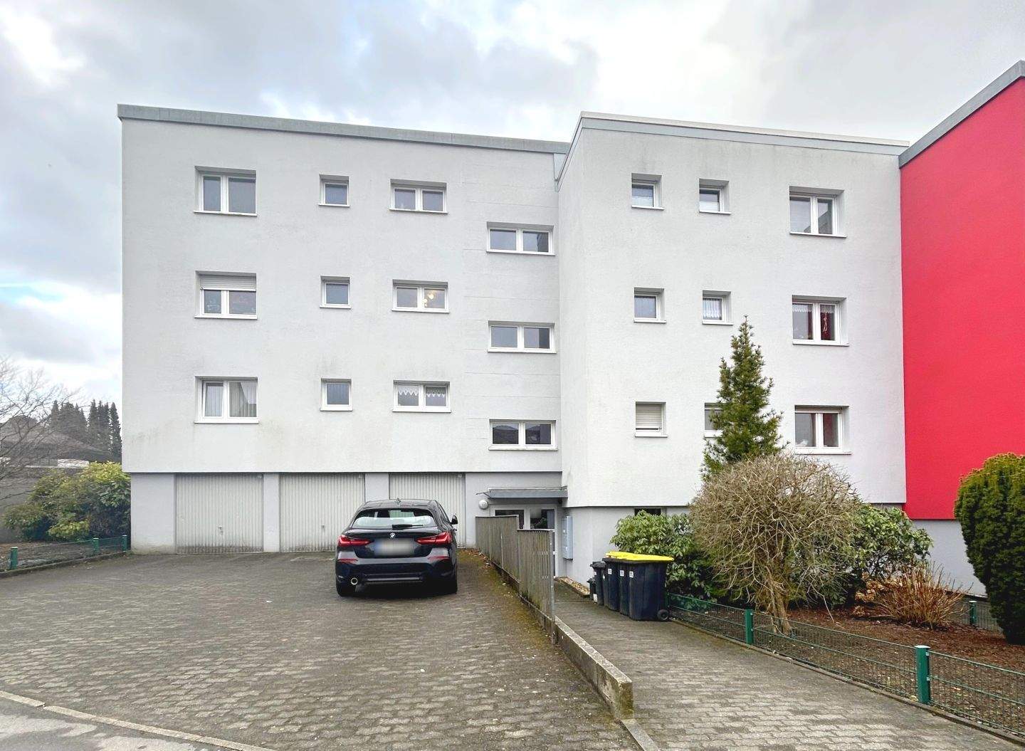 TOP renovierte 4-Zimmer-Wohnung mit ca.90 m² Wohnfläche + Balkon und Garage in Lüdenscheid-Hellersen, 58511 Lüdenscheid