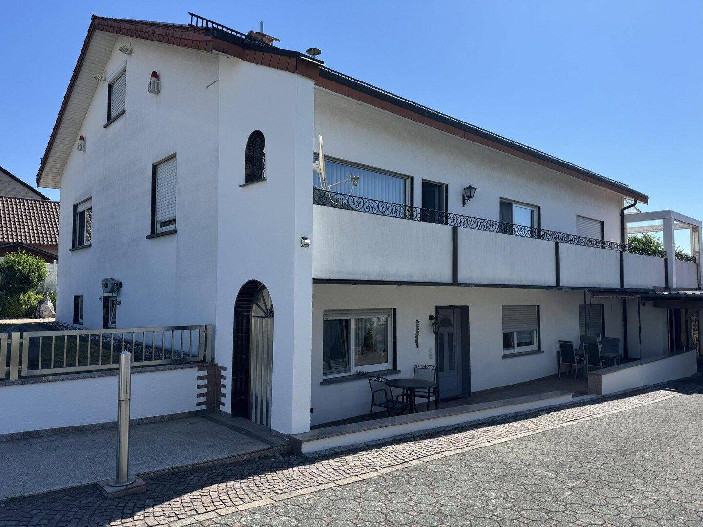 Charmante, großzügige 3-Zimmer-Wohnung mit Kamin und separatem Eingang in Kirchardt, 74912 Kirchardt