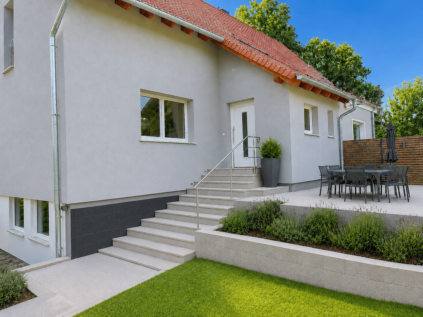 Hochwertig sanierte Doppelhaushälfte in Jena, im Stadtteil Alt-Lobeda, 7747 Jena (Lobeda)