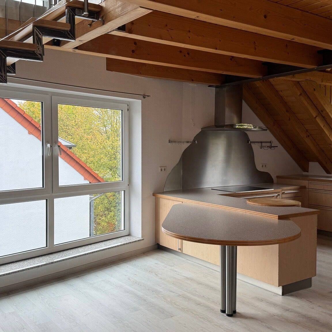 Großzügige Maisonette-Wohnung mit offenem Wohn-Ess-Bereich & Balkon, 67657 Kaiserslautern (Innenstadt)