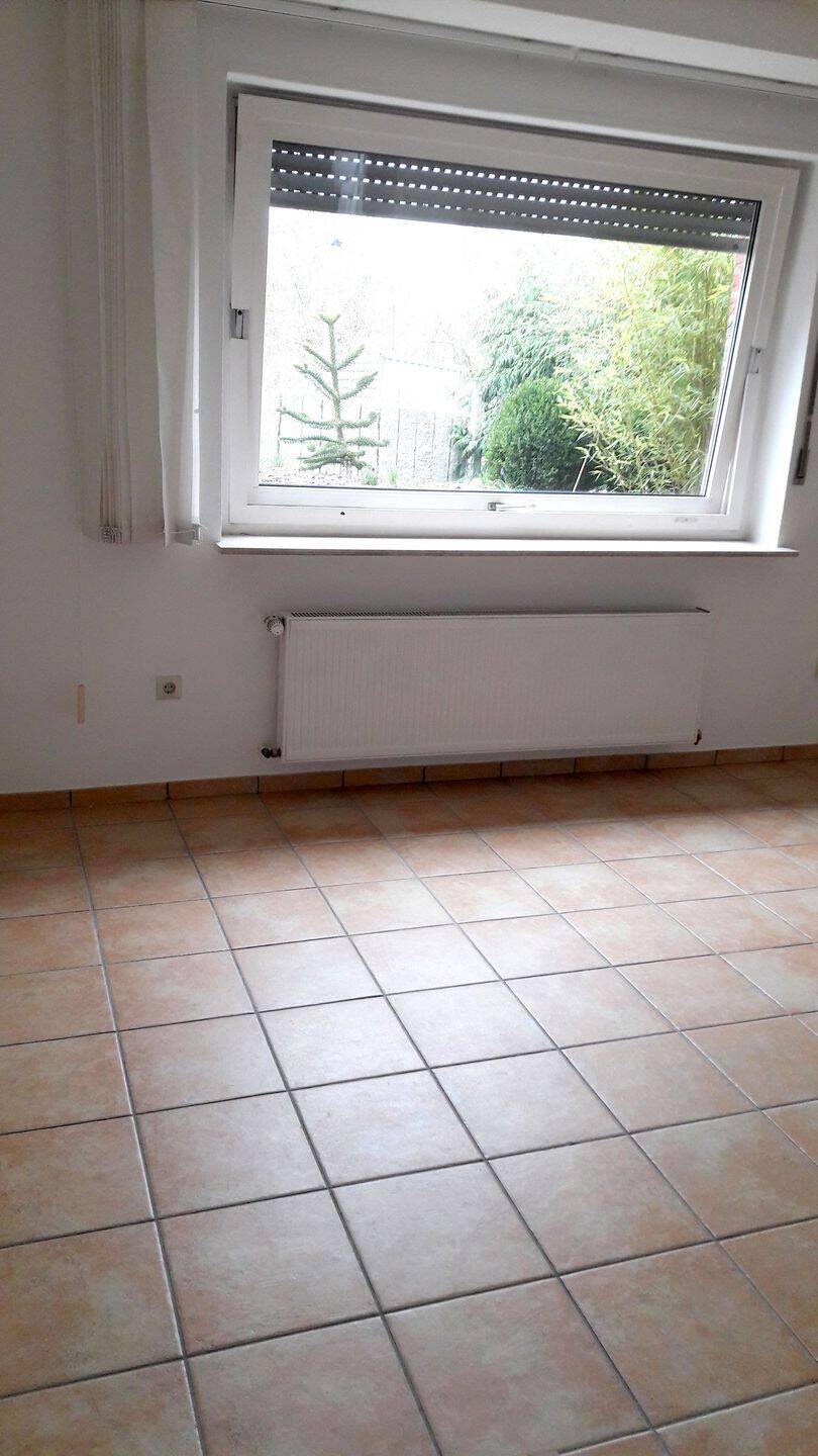 Helle und schöne Souterrainwohnung in Geismar / Bright and beautiful souterrain flat in Geismar, 37085 Göttingen