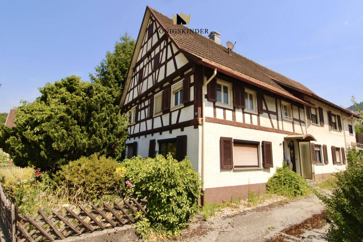Historischer Charme! Denkmalgeschütztes Fachwerkhaus, mit zwei Wohneinheiten und zusätzlichem Baupotenzial., 76593 Gernsbach
