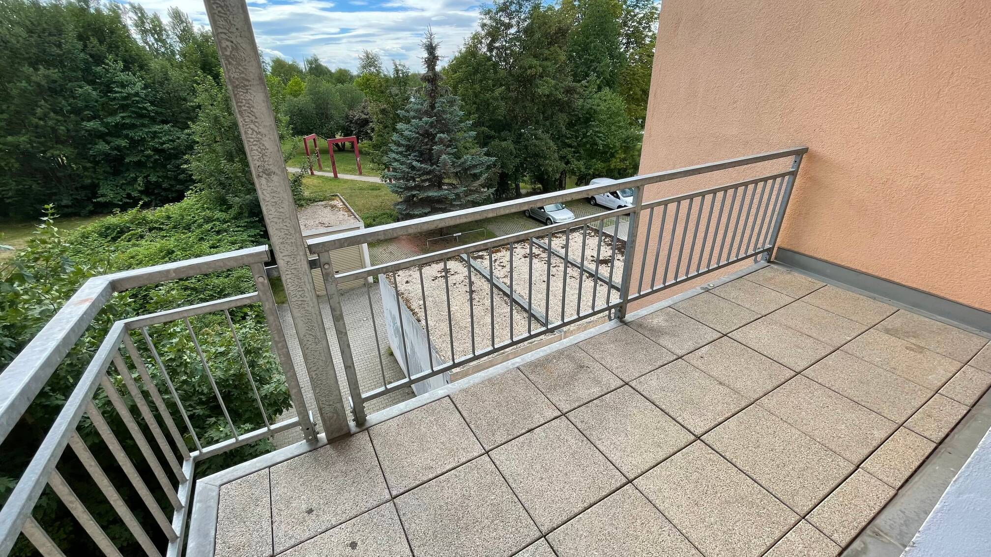 3. OG/ großes Wohnzimmer + Balkon / Stellplatz mögl. !, 9130 Chemnitz (Hilbersdorf Sonnenberg Yorckgebiet Zentrum)