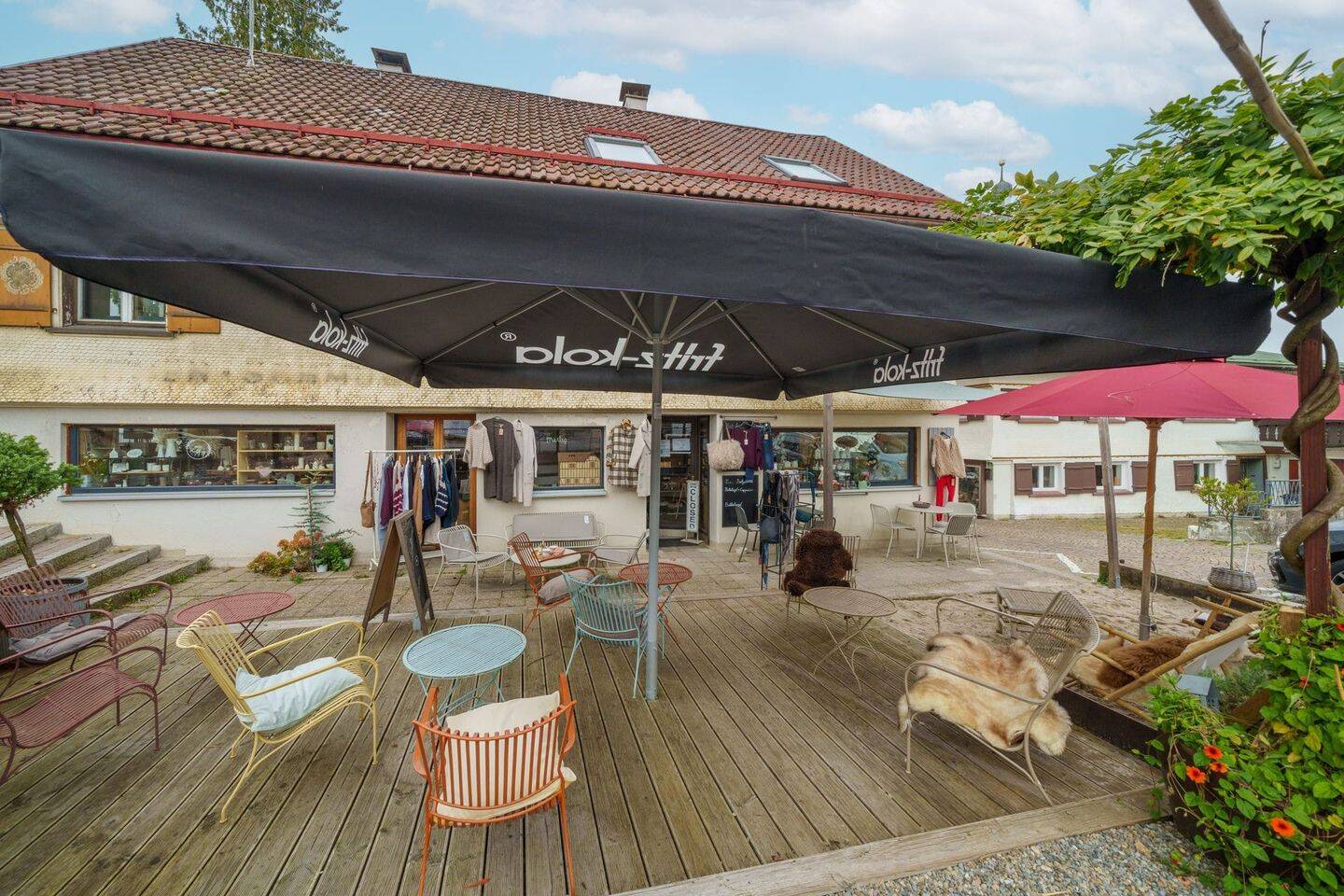 Top-Investment – Etabliertes Gewerbe, drei Wohnungen & Ausbaureserve, 88175 Scheidegg