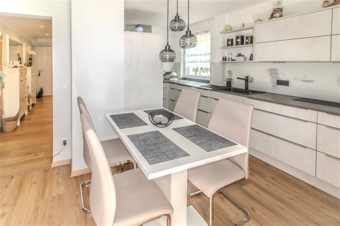 MODERNISIERT & SCHICK  Küche steht, Balkon wartet: Dein 3-Zimmer-Zuhause in Schwabach! (Saniert 2022)., 91126 Schwabach