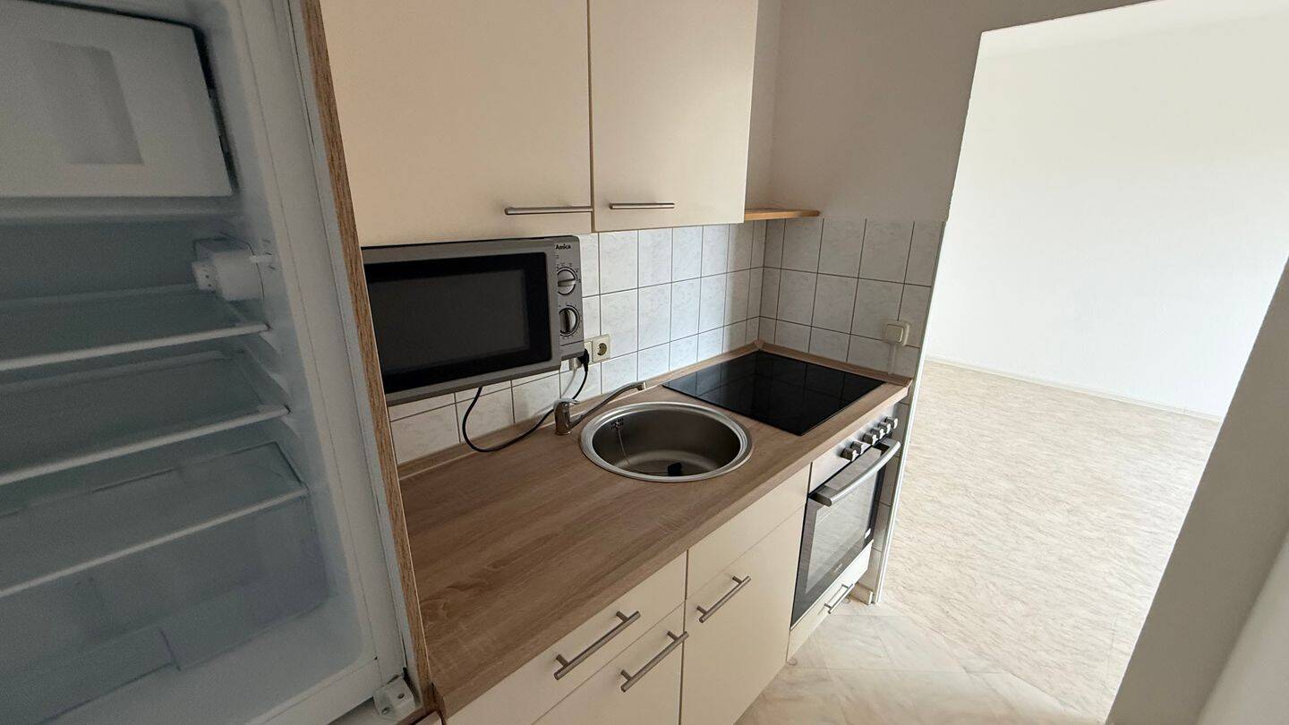 Im 5. OG Lift – EBK – Jetzt Termin vereinbaren!!, 9119 Chemnitz (Helbersdorf Kapellenberg Kappel Zentrum)