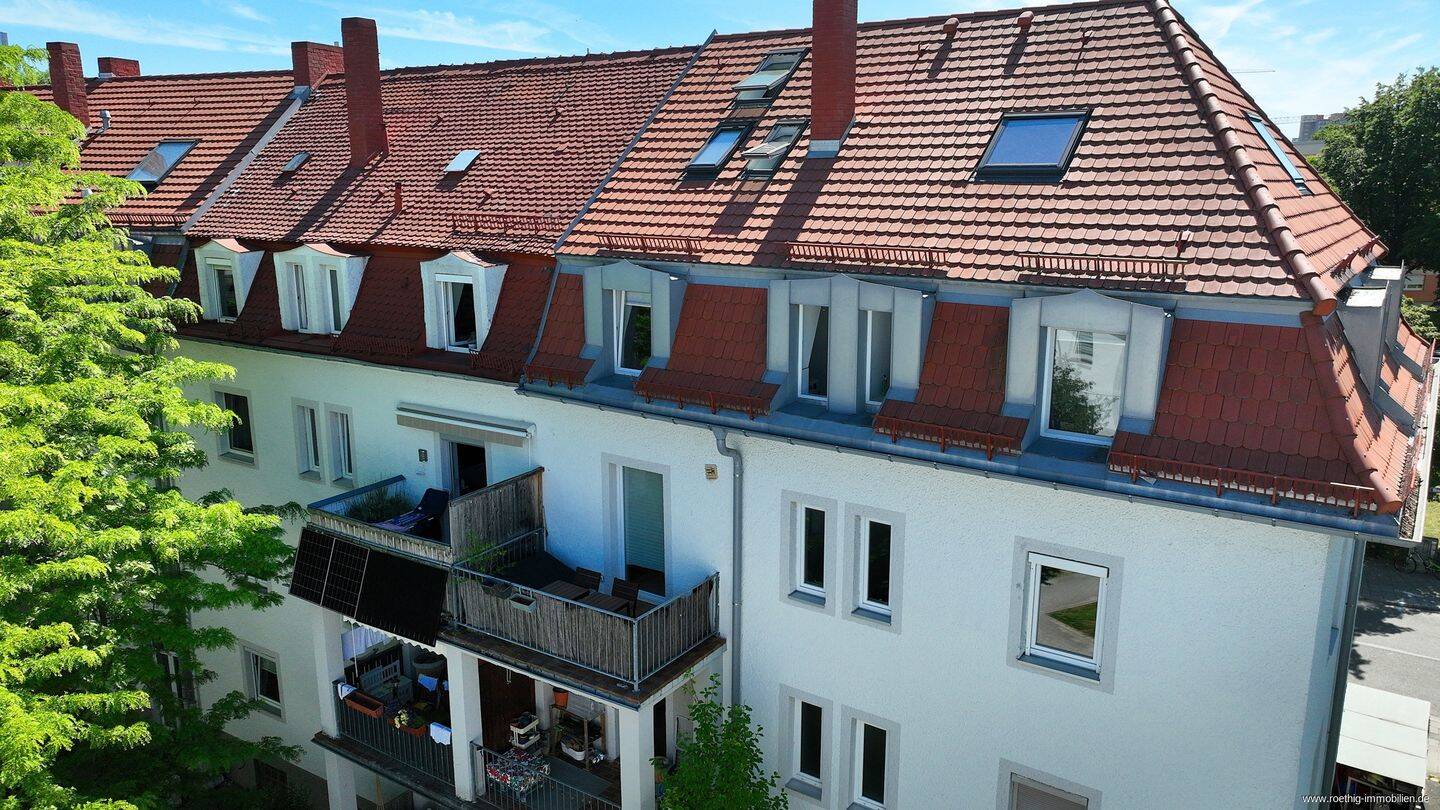 Gemütlicher Altbau direkt am Park. Helle 3-Zi-Whg mit großer Wohnküche & Balkon zum ruhigen Innenhof, 80993 München (Moosach)