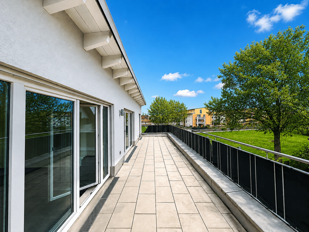 **Ein Traum wird wahr** Herrliche 2 Zi.-Dachterr.-Whg. mit TG in Bestlage Hallbergmoos (S8), 85399 Hallbergmoos