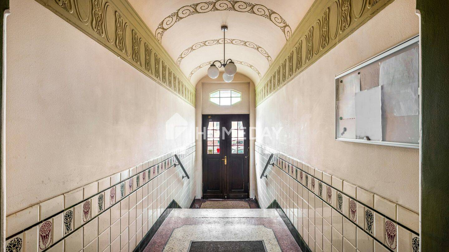 Historischer Charme trifft Wohnqualität – Dachgeschosswohnung mit Balkon, 4299 Leipzig (Probstheida Stötteritz)