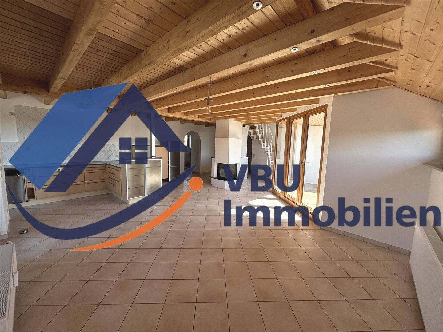 VBU Immobilien – Lichtdurchflutete Dachgeschoss-Maisonette für ein gemütliches Wohngefühl!, 74348 Lauffen am Neckar