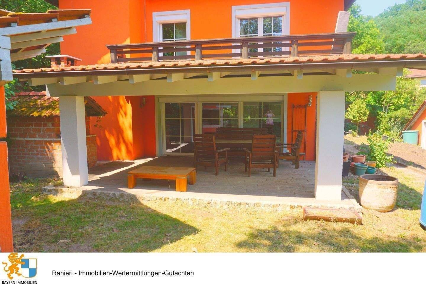 HERZLICHE EINLADUNG – OFFENE BESICHTIGUNG – AM SONNTAG 12.JULI 10:00 bis 12:00 UHR Einfamilienhaus in Exponierter Lage in Donaustauf, 93093 Donaustauf