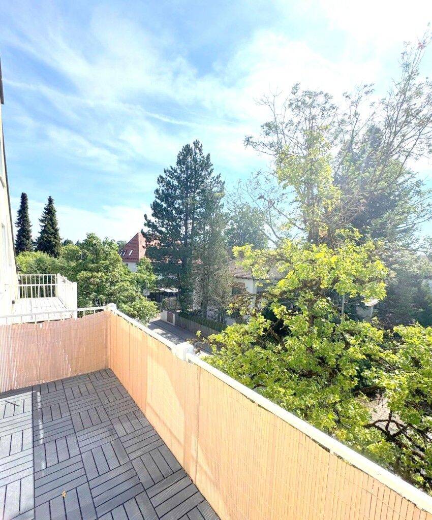 Brück Immobilien – Oberstes Stockwerk – Sehr gepflegte 1 Zi.-DG-Wohnung mit Süd/Ost-Balkon, 81827 München (Ramersdorf-Perlach Trudering-Riem)