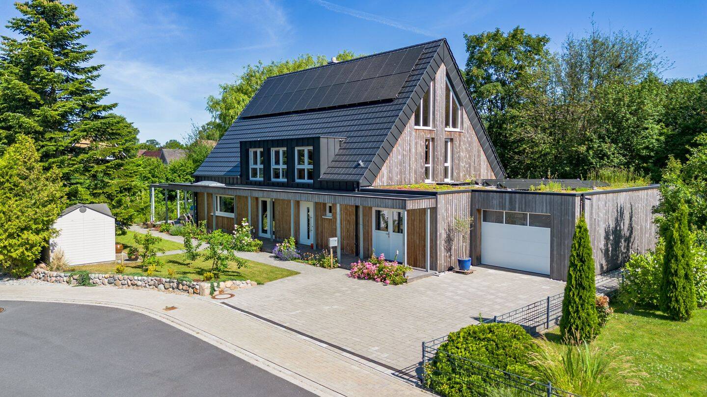 Natürlich. Gesund. Zukunftssicher. Einzigartiges Holz100-Haus nach Thoma, 25840 Drage