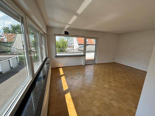 3Zi 98qm Wohnung mit 2 Balkonen, begehb. Kleiderschrank, Garage, Parkett und EBK, 35394 Gießen