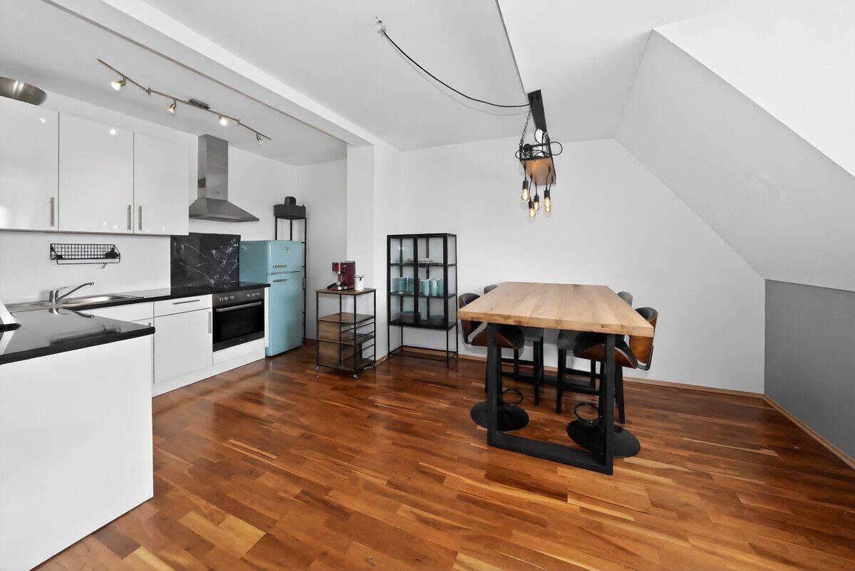 3-Zimmer-Maisonette im Dachgeschoss mit Aufzug, zentral in Aichach, 86551 Aichach