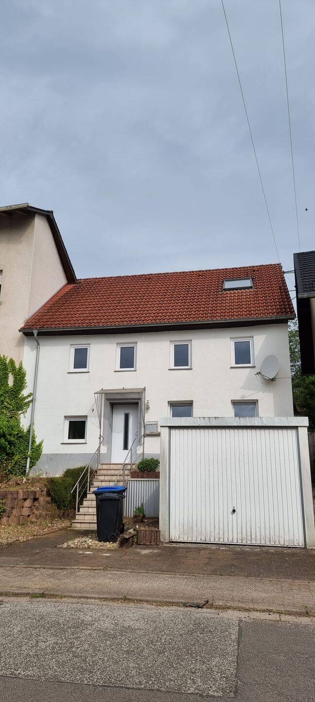 Schönes EFH in Kastel “ noch Provisionsfrei“, 66620 Nonnweiler