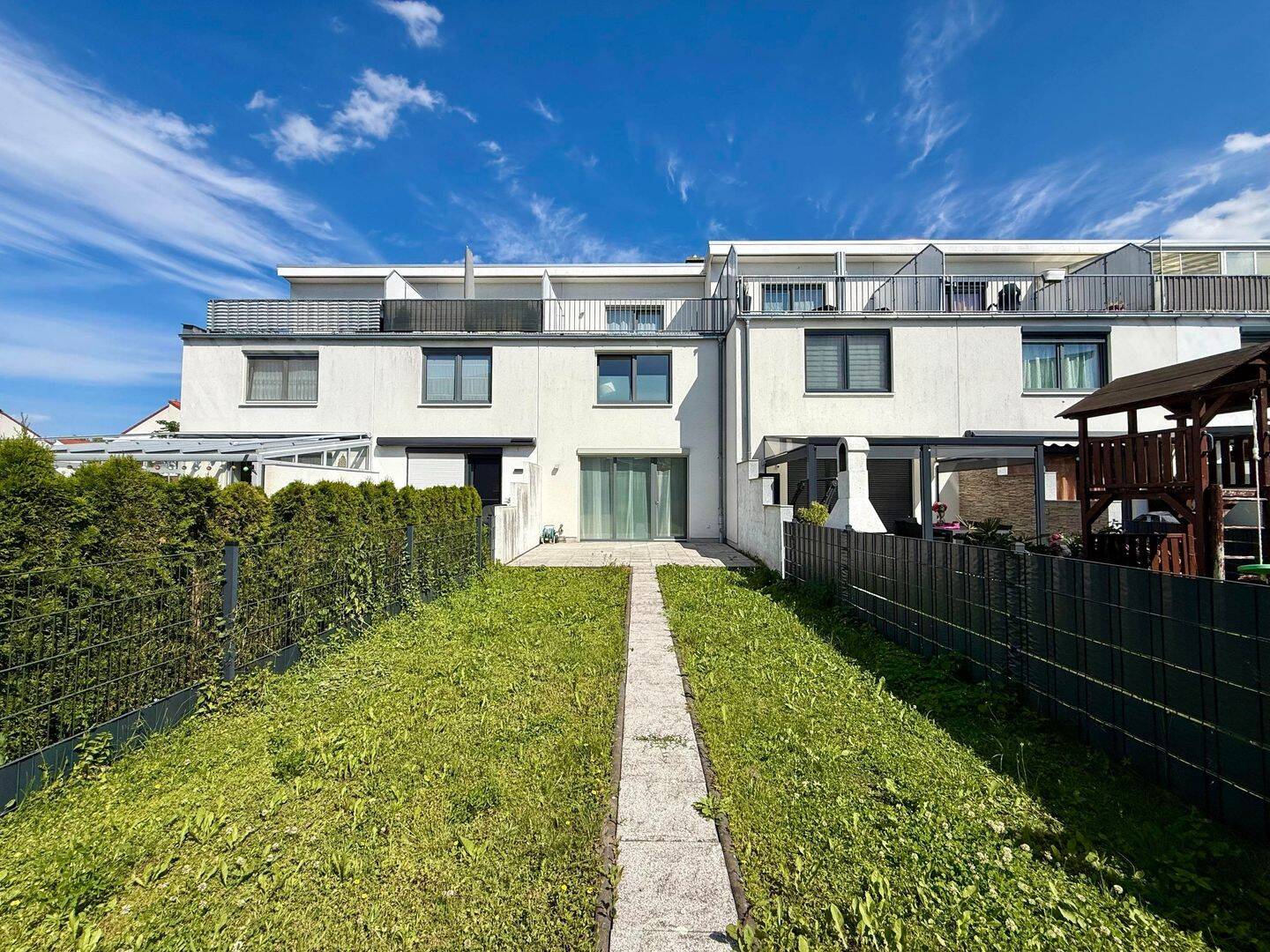 Reihenmittelhaus an der Havel – modernes Wohnen mit Dachterrasse und drei Vollgeschossen, 13599 Berlin (Spandau)