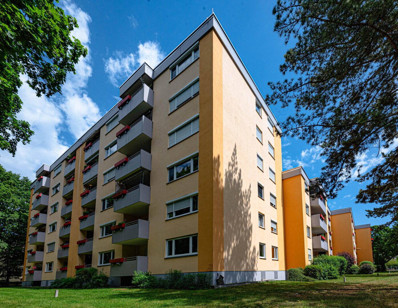 Nur wenige Stufen ins modernisierte Zuhause direkt am Ludwigskanal in Nbg-Gartenstadt, 90469 Nürnberg (Falkenheim Gartenstadt Kettelersiedlung Langwasser Rangierbahnhof)