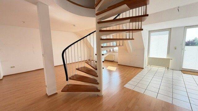 Moderne 2-Zimmer-Maisonettewohnung mit offenem Wohnkonzept und Spitzboden, 26452 Sande
