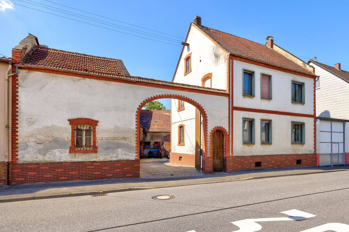 „Großzügiger Bauernhof mit Scheune und Nebengebäuden – Viel Potenzial für Handwerker und Gewerbe“, 65205 Wiesbaden