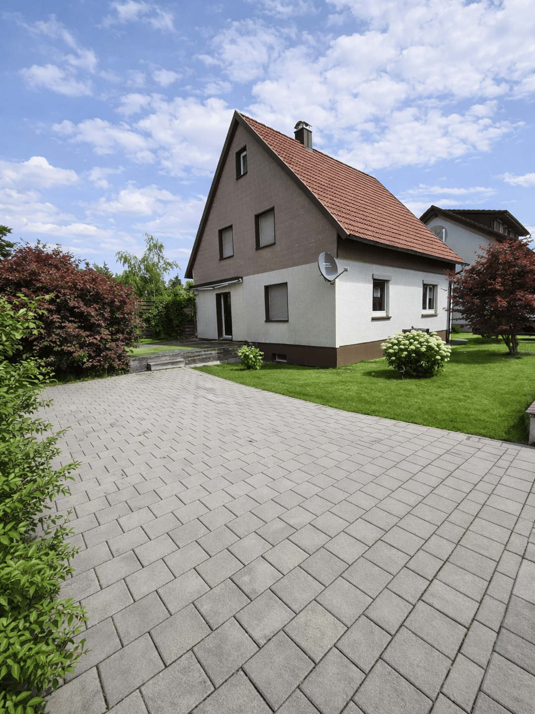 Familienparadies: Modernisiertes 5 Zimmer Einfamilienhaus mit großem Garten in Trossingen, 78647 Trossingen