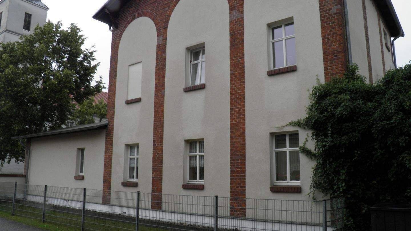 Verkauft wird hier ein kleines attraktives Zweifamilienwohnhaus im Herzen der Kreisstadt, 15306 Seelow