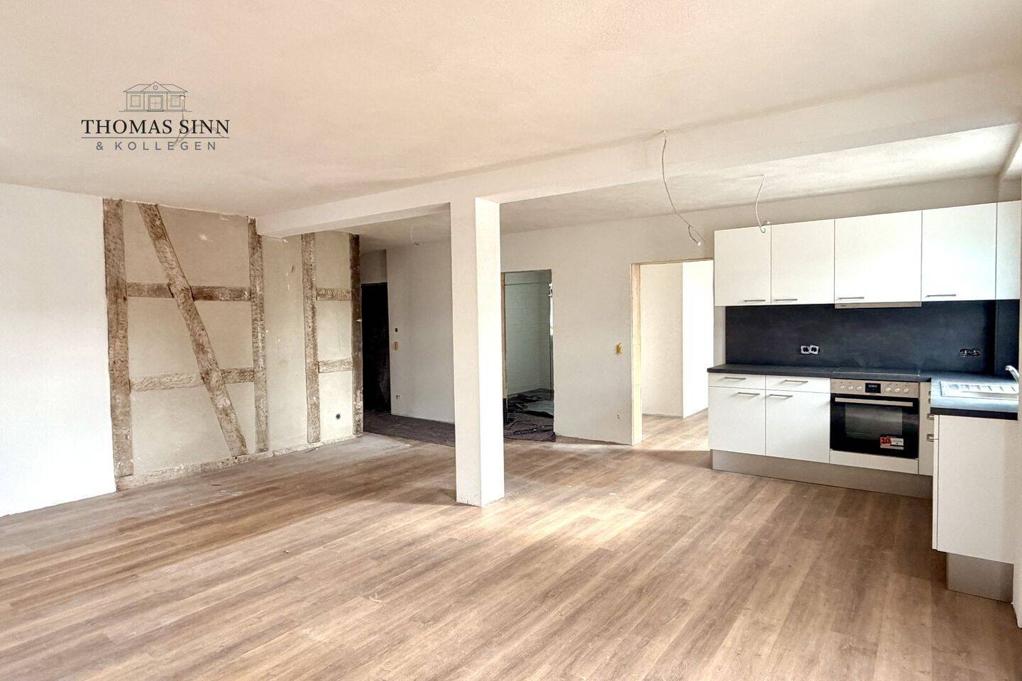 Besonderes Wohngefühl garantiert – 3,5-Zimmer Wohnung im 1. OG mit Balkon & historischem Charme, 74670 Forchtenberg