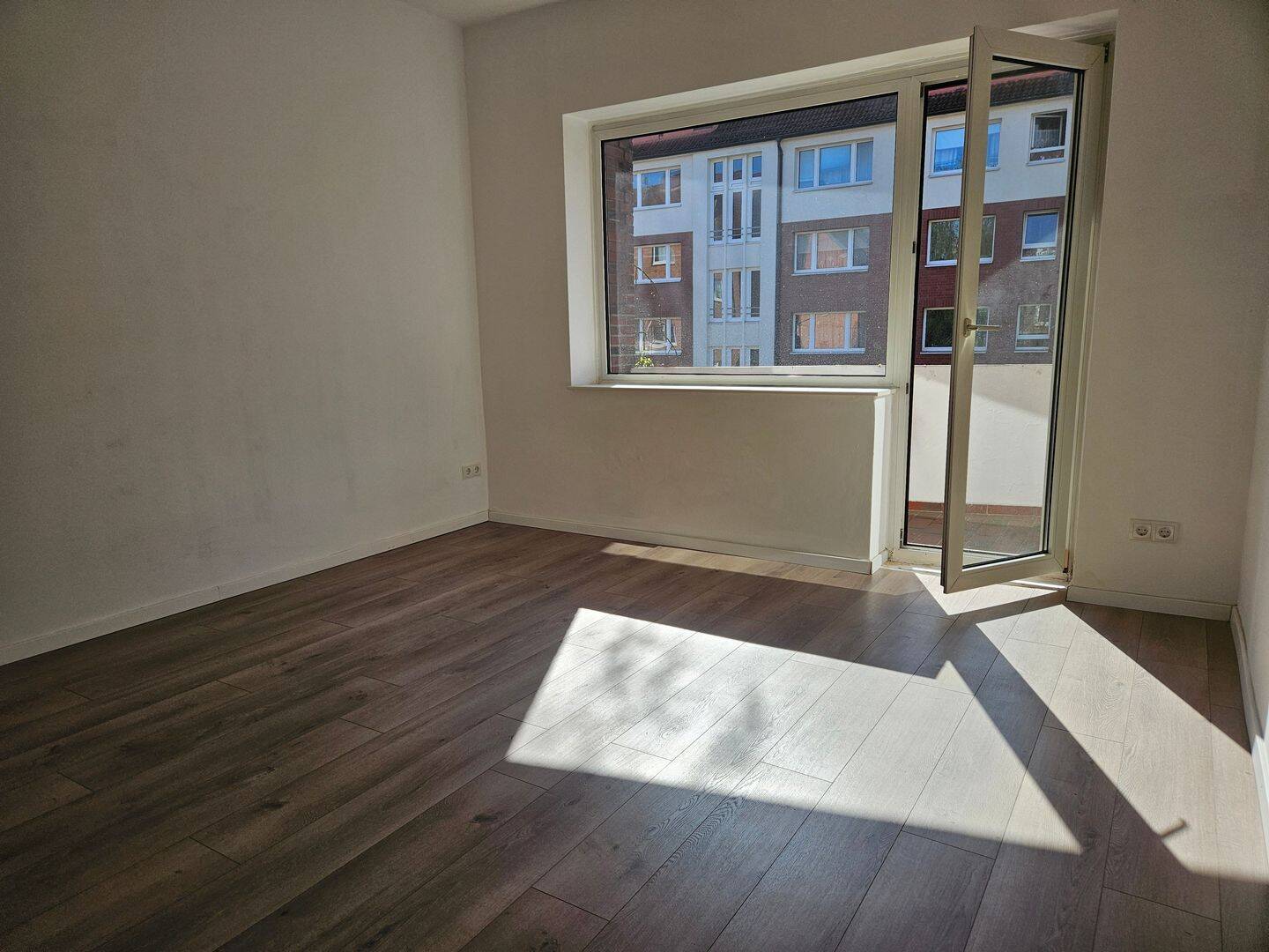 Kurzfristiger Bezug oder Vermietung wäre mgl. – renovierte 2 Zimmer – Wohnung in Eilbek, 22089 Hamburg (Mitte)