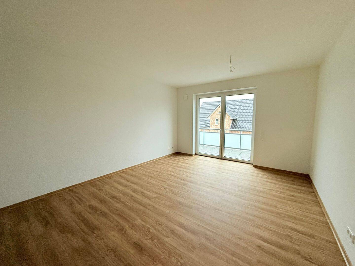 Moderne 2-Zimmer-Wohnung mit Balkon, EBK & Pkw-Stellplatz in ruhiger Lage von Sottrum, 27367 Sottrum