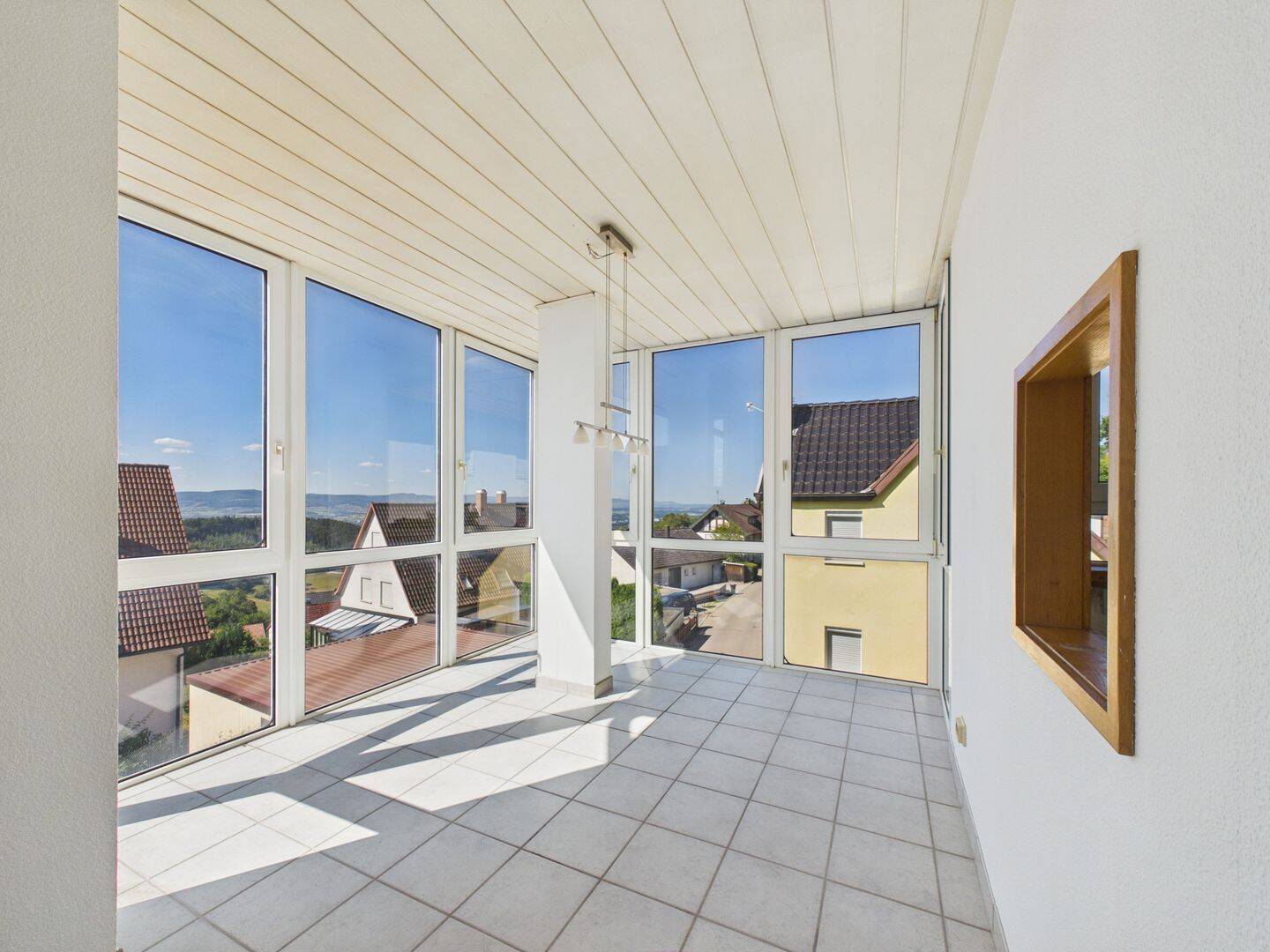 Direkt einziehen Aussicht genießen- Traumhafte 4,5 Zimmerwohnung in Hohenstaufen, 73037 Göppingen