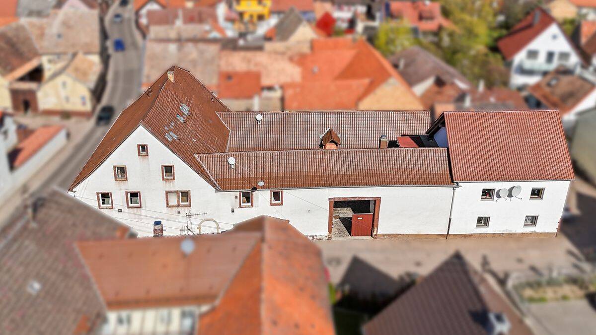Wohn-Ensemble auf gemeinsamen 4-Seitenhof, 67169 Kallstadt