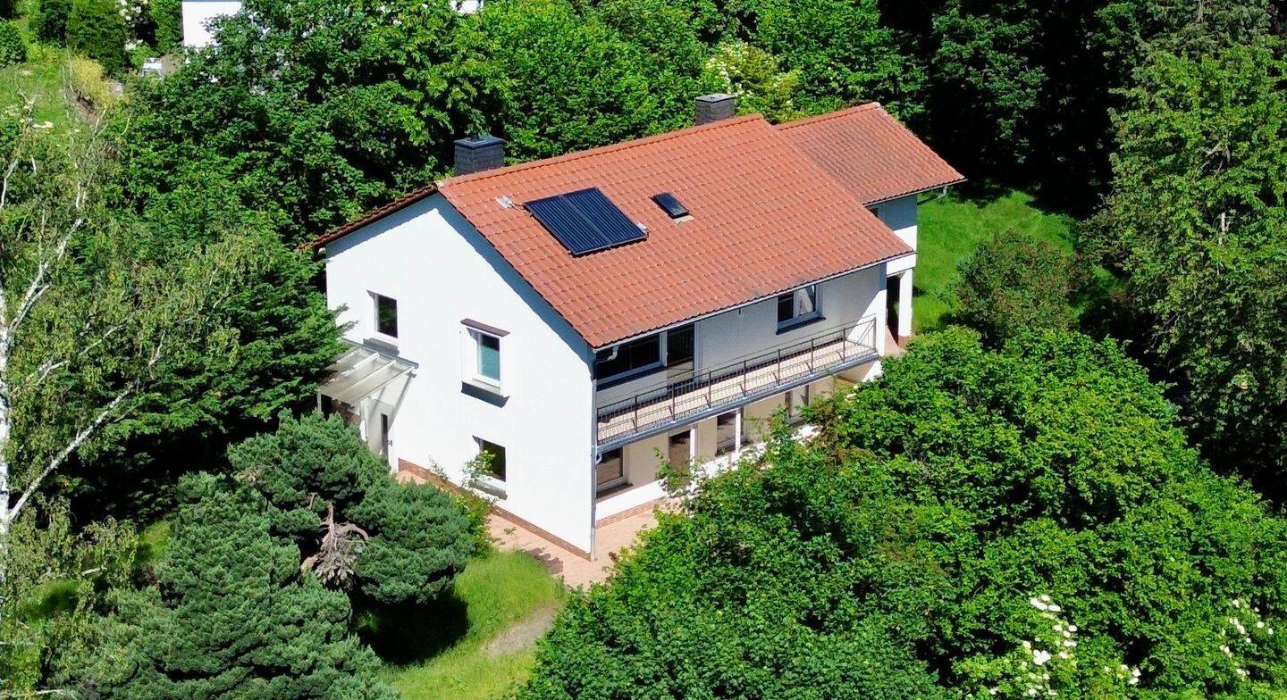 Großzügig wohnen, zusätzlich bauen – Einfamilienhaus mit Baupotenzial, 35041 Marburg
