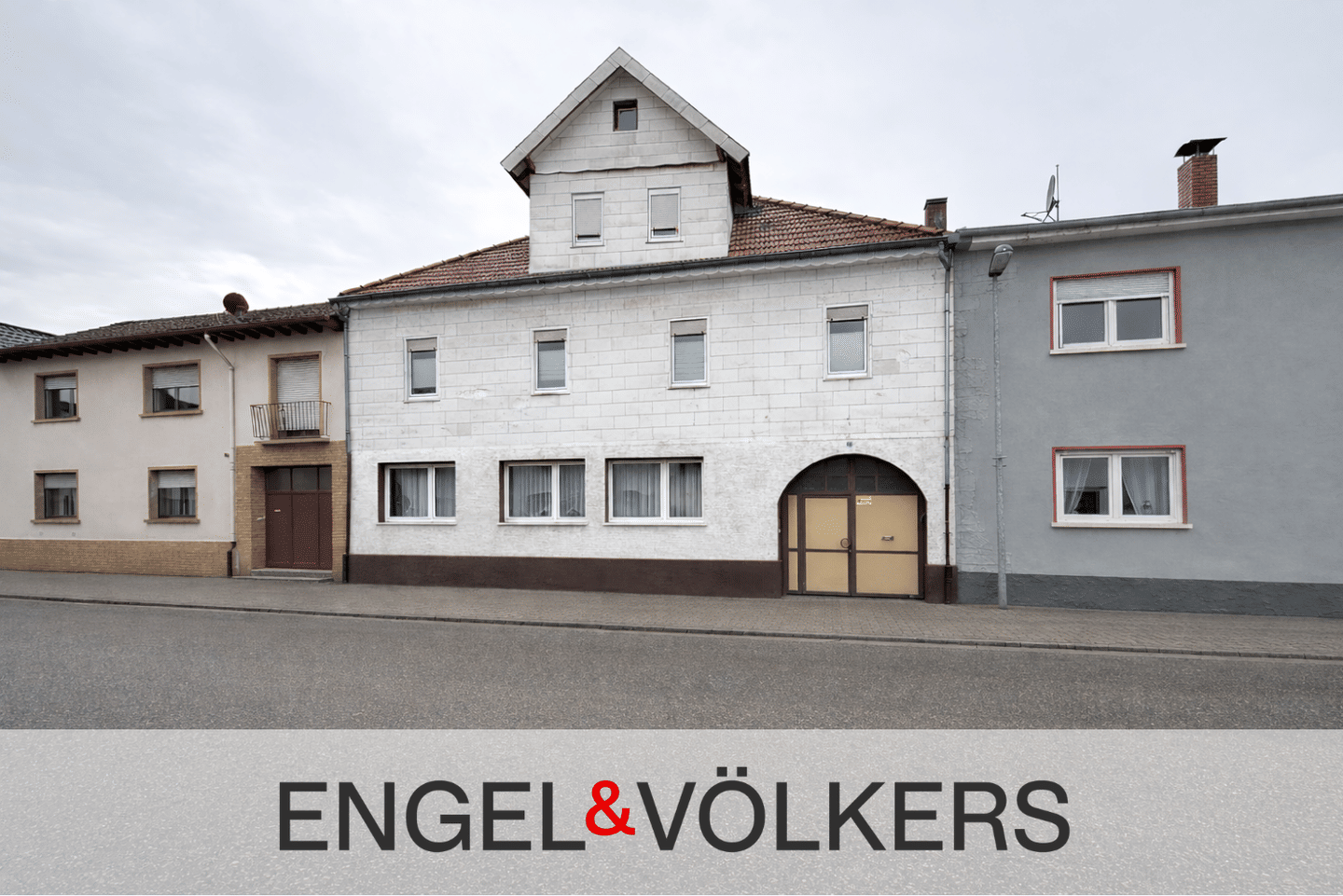 Zentrale Lage, großes Potenzial – Stadthaus mit vielseitigen Nutzungsmöglichkeiten in Bürstadt, 68642 Bürstadt