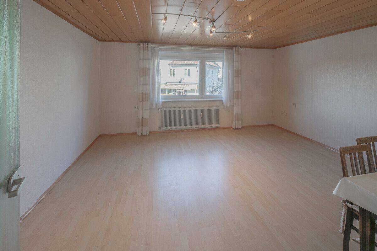 Flotte 3 Zimmer Mietwohnung in Innenstadtnähe, mit viel Licht und Sonnenschein, 78713 Dunningen